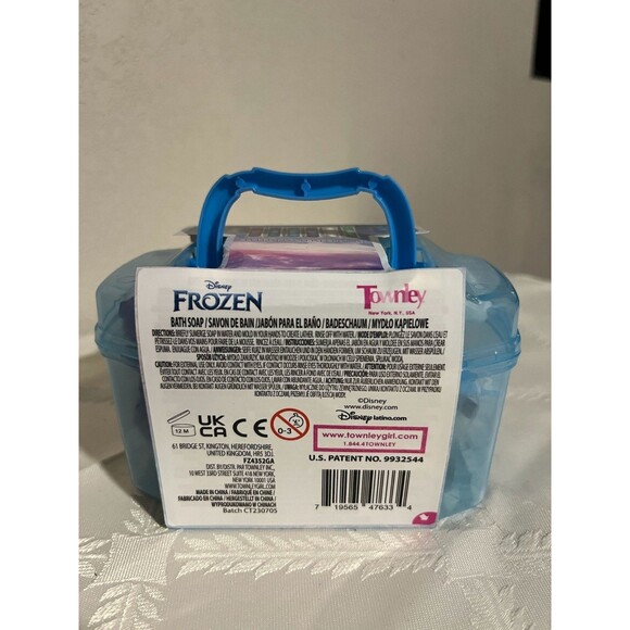 "Disney Frozen Moldable Bath Soap Kit with 3 Cutters and 10 Pieces" - Picture 2 of 7